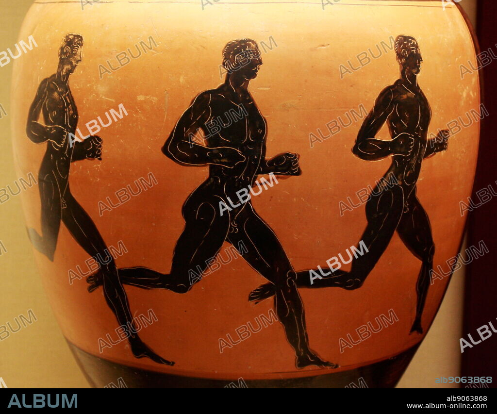 Panathenaic prize-amphora with three runners. Three nude athletes compete  in a foot-race. Their arms are bent close to their sides and their postures  indicate that they ar - Album alb9063868