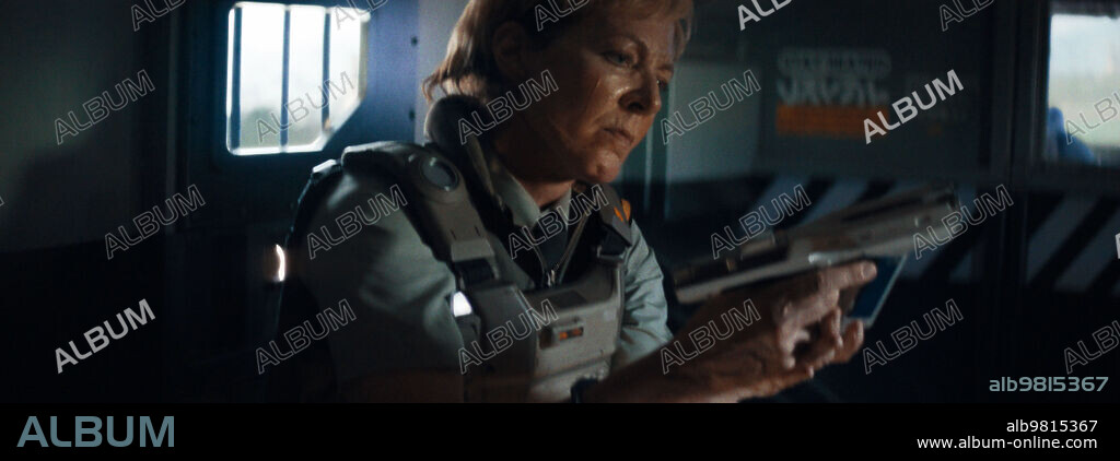 ALLISON JANNEY in THE CREATOR, 2023, directed by GARETH EDWARDS. Copyright 20TH CENTURY STUDIOS.