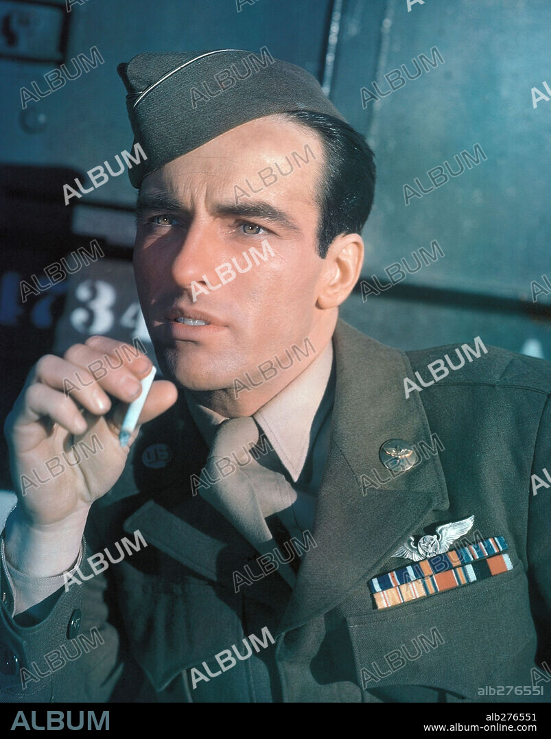 MONTGOMERY CLIFT en SITIADOS, 1950 (THE BIG LIFT), dirigida por GEORGE ...