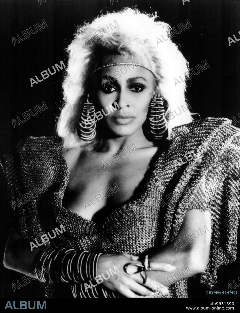 TINA TURNER in MAD MAX III: BEYOND THUNDERDOME, 1985, directed by GEORGE MILLER. Copyright WARNER BROTHERS.