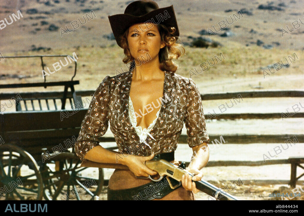 CLAUDIA CARDINALE in THE LEGEND OF FRENCHIE KING, 1971 (LES PETROLEUSES), directed by CHRISTIAN-JAQUE. Copyright FRANCOS FILMS.