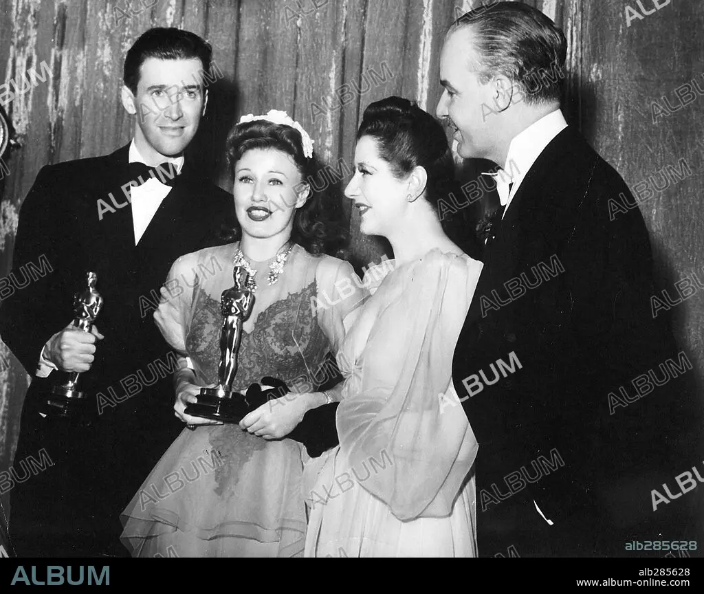 ALFRED LUNT, GINGER ROGERS, JAMES STEWART and LYNN FONTANNE. 13rd ...