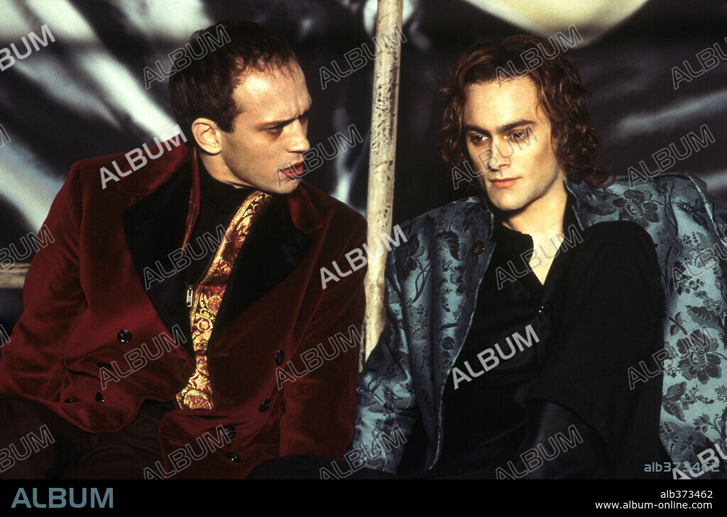 STUART TOWNSEND and VINCENT PEREZ in QUEEN OF THE DAMNED, 2002, directed by MICHAEL RYMER. Copyright WARNER BROS. PICTURES.