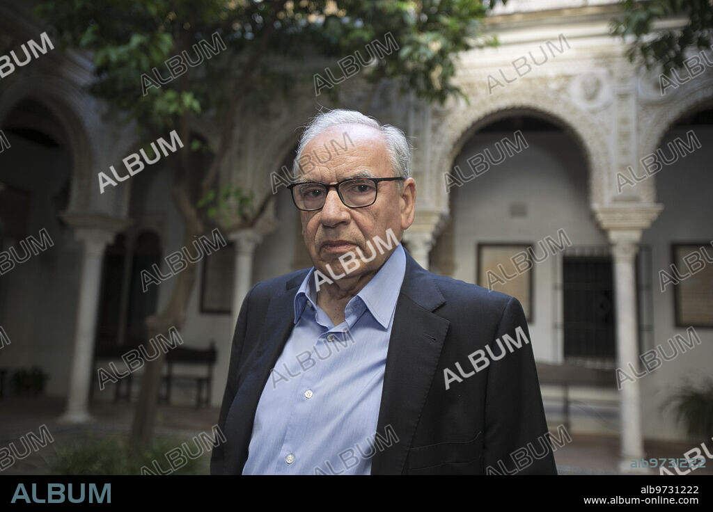 Seville, 05/24/2022. Interview with Alfonso Guerra on the occasion of his entry into the Royal Sevillian Academy of Good Letters. Photo: Raúl Doblado. ARCHSEV.