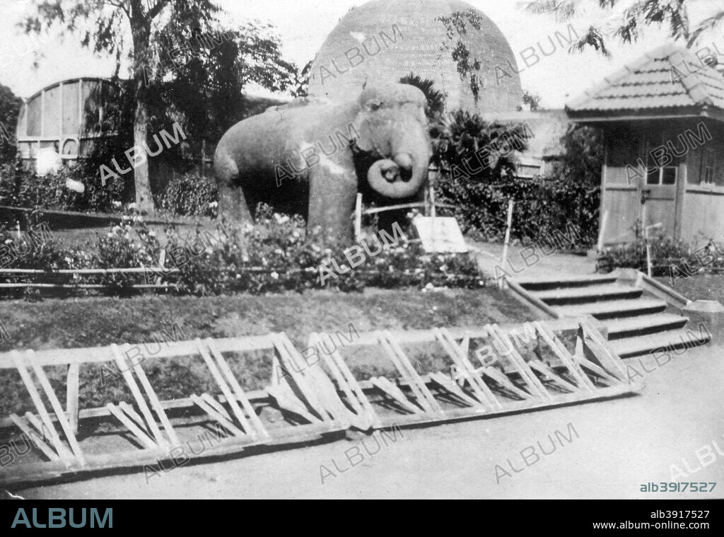 Elephant statue, Victoria Gardens, Bombay, India, c1918.