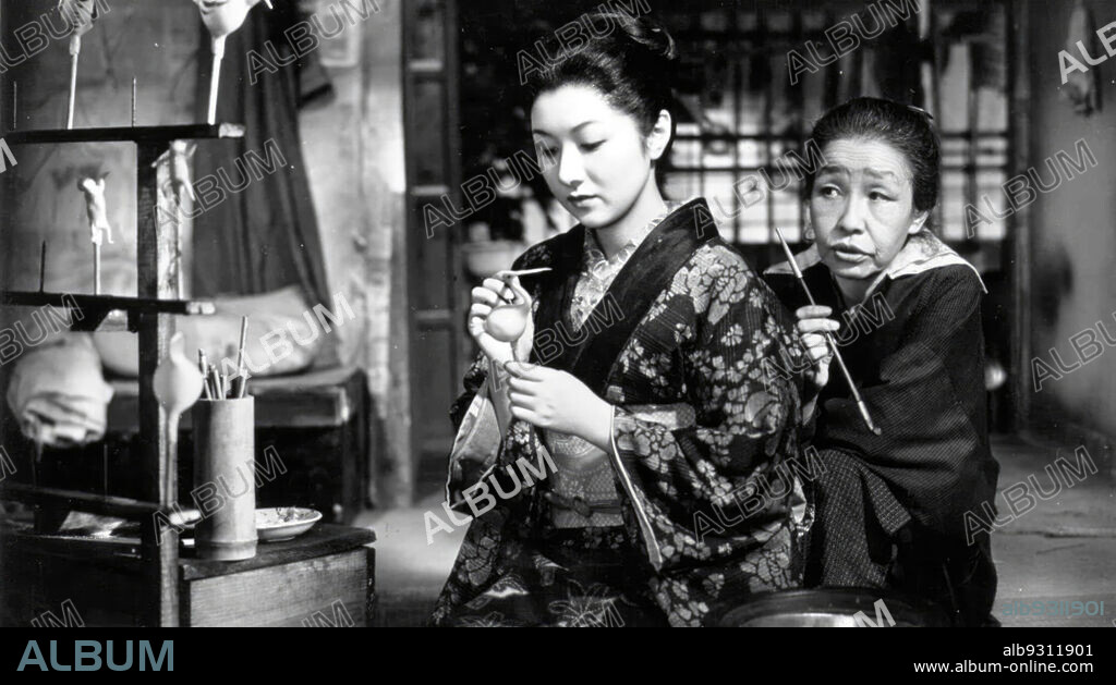 MICHIYO KOGURE in A GEISHA, 1953 (GION BAYASHI), directed by KENJI MIZOGUCHI. Copyright Daiei Studios.