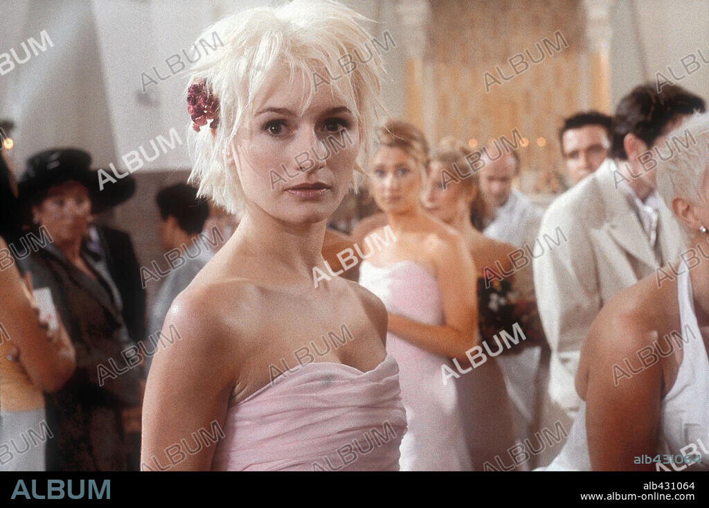 EMILY MORTIMER en NEGOCIOS SUCIOS, 2001 (THE 51ST STATE), dirigida por RONNY YU. Copyright SCREEN GEMS.