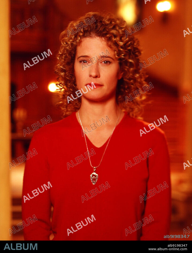 NANCY TRAVIS in ROSE RED, 2002, directed by CRAIG R. BAXLEY. Copyright  Victor Television Productions. - Album alb9198347