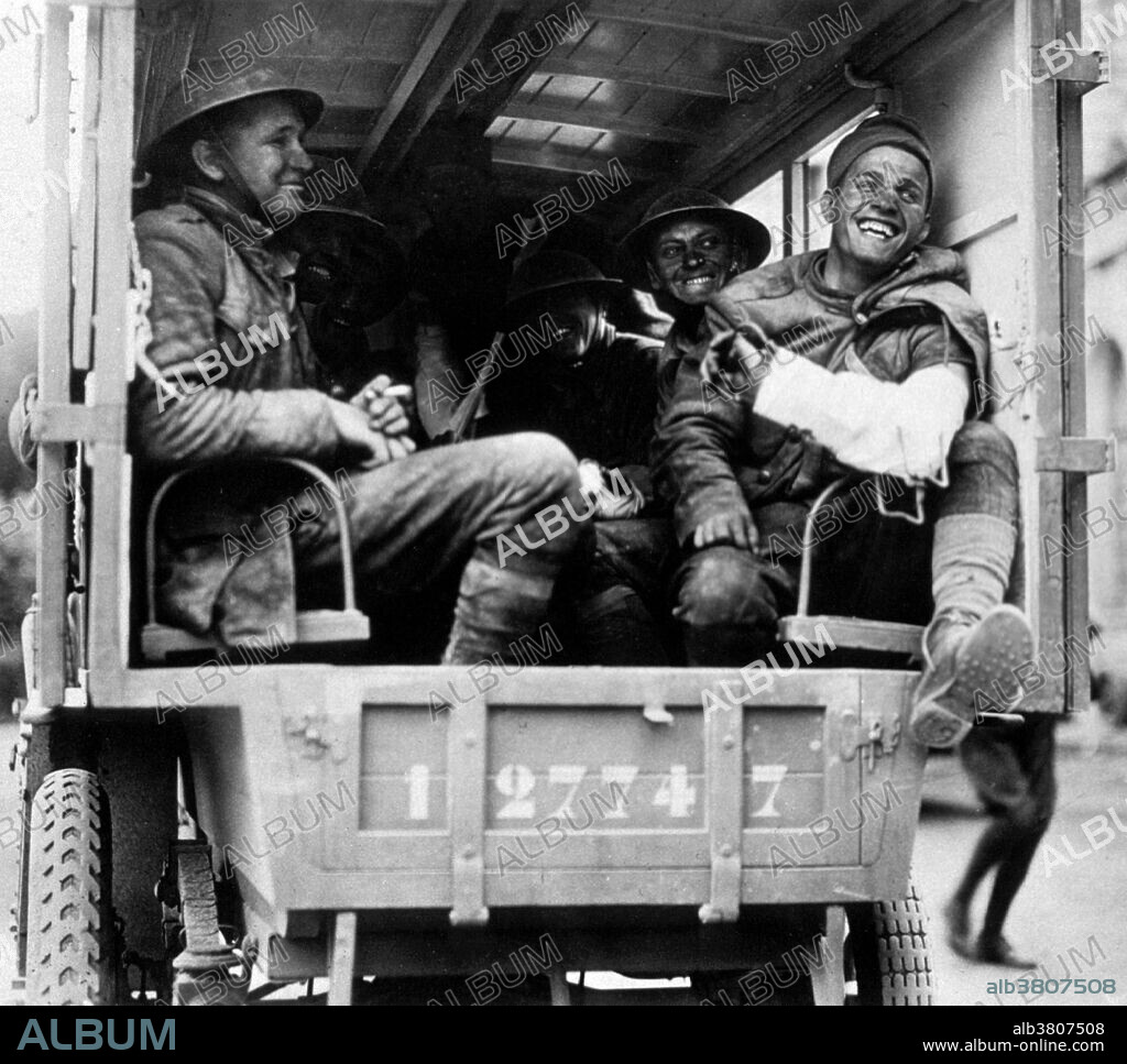 U.S. American National Red Cross Hospital No.1, Paris, France Wounded soldiers arriving at hospital. The most important volunteer group in America during WWI was the American Red Cross. During WWI more than eighteen thousand Red Cross nurses served with the Army and Navy Nurse Corps. Some of these nurses worked at American base hospitals, at field units, and aboard ships, whereas others, served at home combating the 1918 influenza epidemic and providing medical services to military camps, munitions plants, and shipyards. They also helped to recruit and train ambulance drivers and orderlies at various universities. By the time the war ended in November 1918, the Red Cross had become a major national humanitarian organization.