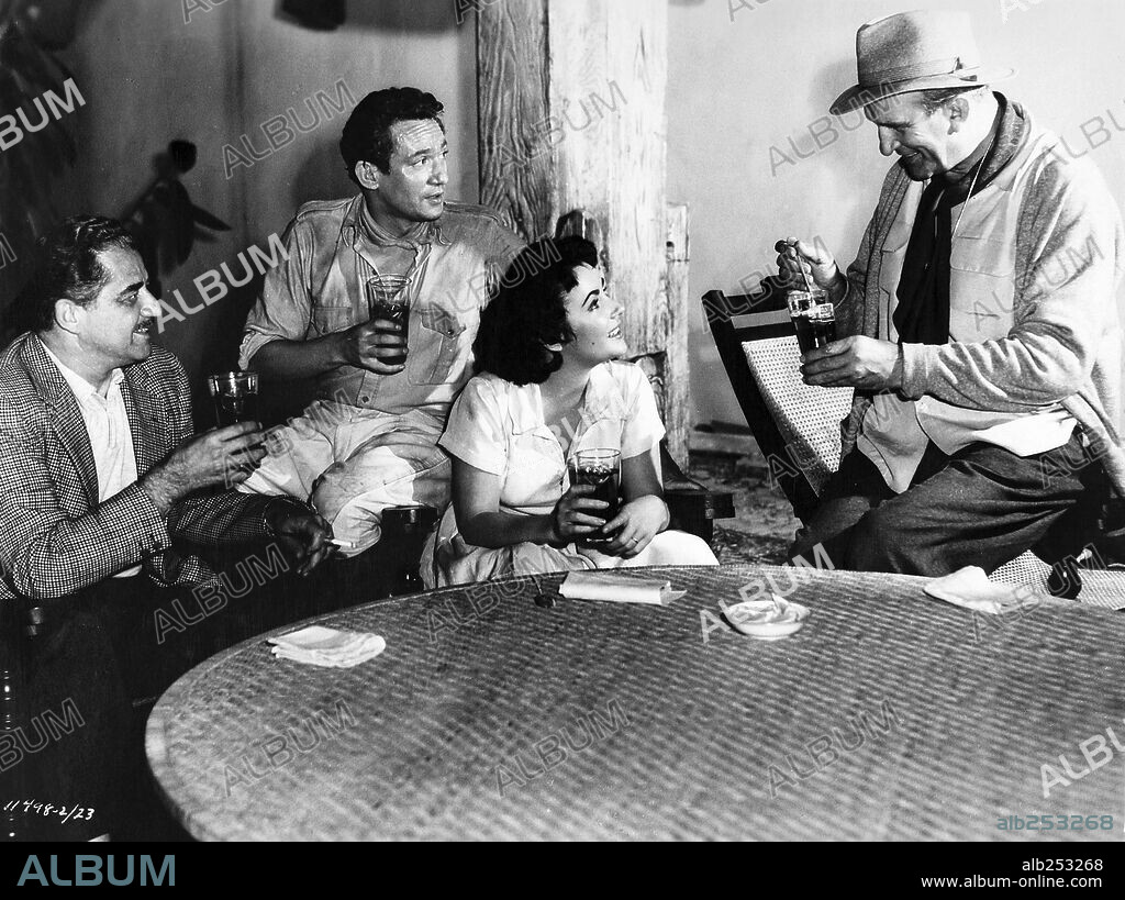 ELIZABETH TAYLOR, PETER FINCH y WILLIAM DIETERLE en LA SENDA DE LOS ELEFANTES, 1954 (ELEPHANT WALK), dirigida por WILHELM DIETERLE. Copyright PARAMOUNT PICTURES.