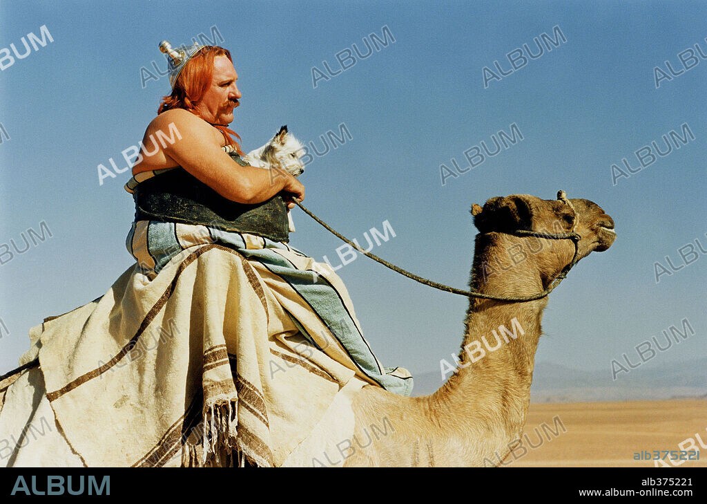 GERARD DEPARDIEU dans ASTERIX ET OBELIX, MISSION CLEOPATRE, 2002, réalisé par ALAIN CHABAT. Copyright RENN PRODS/TF1 FILMS PRODUCTIONS.