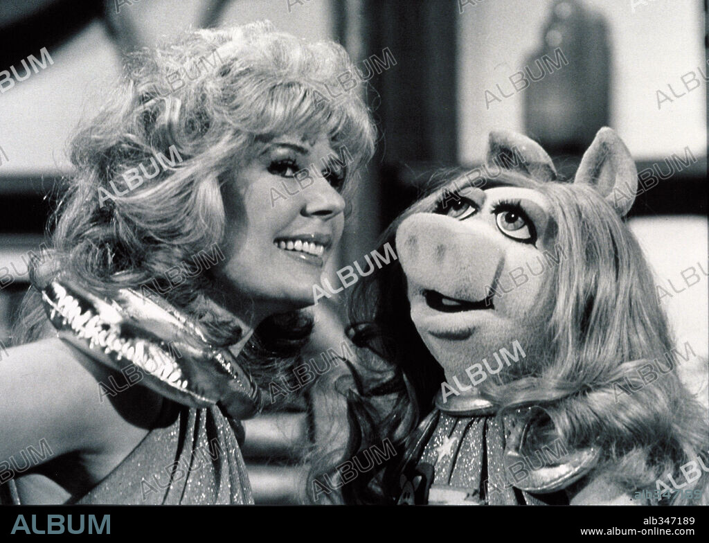 LORETTA SWIT in THE MUPPETS SHOW, 1976, directed by JIM HENSON. Copyright  JIM HENSON PRODUCTIONS. - Album alb347189