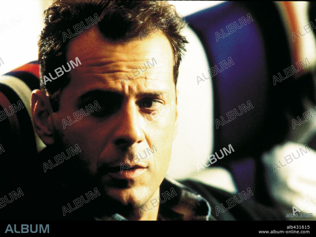 BRUCE WILLIS in DIE HARD, 1988, directed by JOHN MCTIERNAN. Copyright 20TH CENTURY FOX.