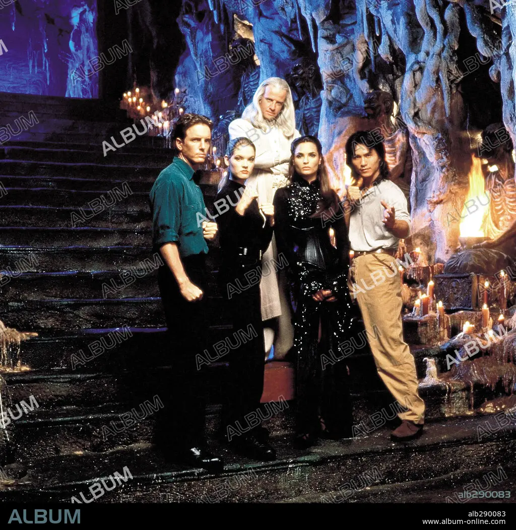 BRIDGETTE WILSON, CHRISTOPHER LAMBERT, LINDEN ASHBY, ROBIN SHOU and TALISA  SOTO in MORTAL KOMBAT, 1995, directed by PAUL W. S. ANDERSON. Copyright NEW  LINE CINEMA. - Album alb290083