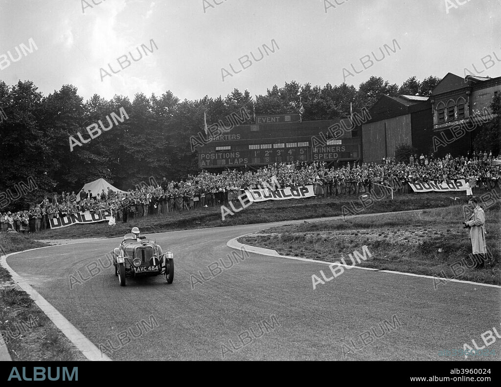 Singer Le Mans of Arthur W Jones racing at Crystal Palace, London, 1939.  Artist: Bill Brunell. - Album alb3960024