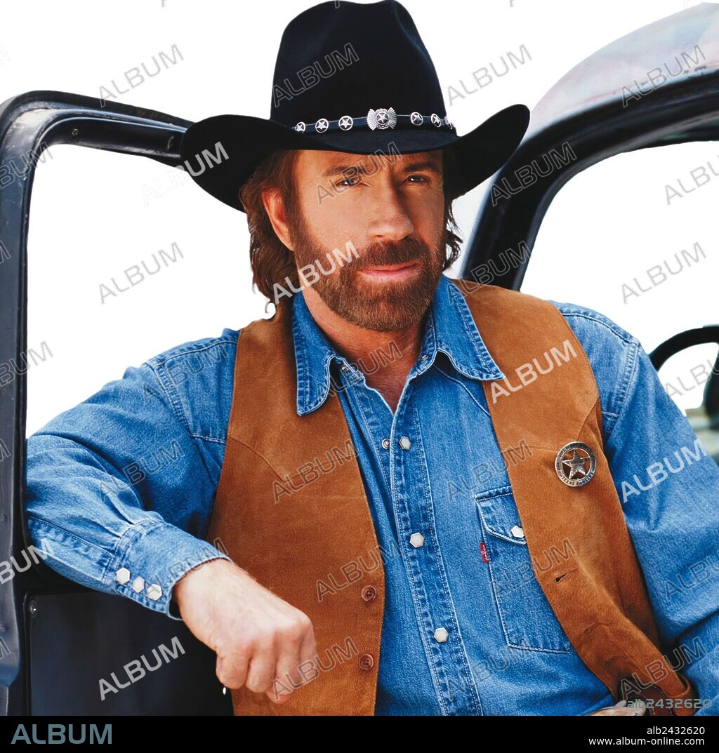 CHUCK NORRIS in WALKER, TEXAS RANGER, 1993, directed by JERRY JAMESON and TONY MORDENTE. Copyright COLUMBIA TRISTAR TELEVISION.