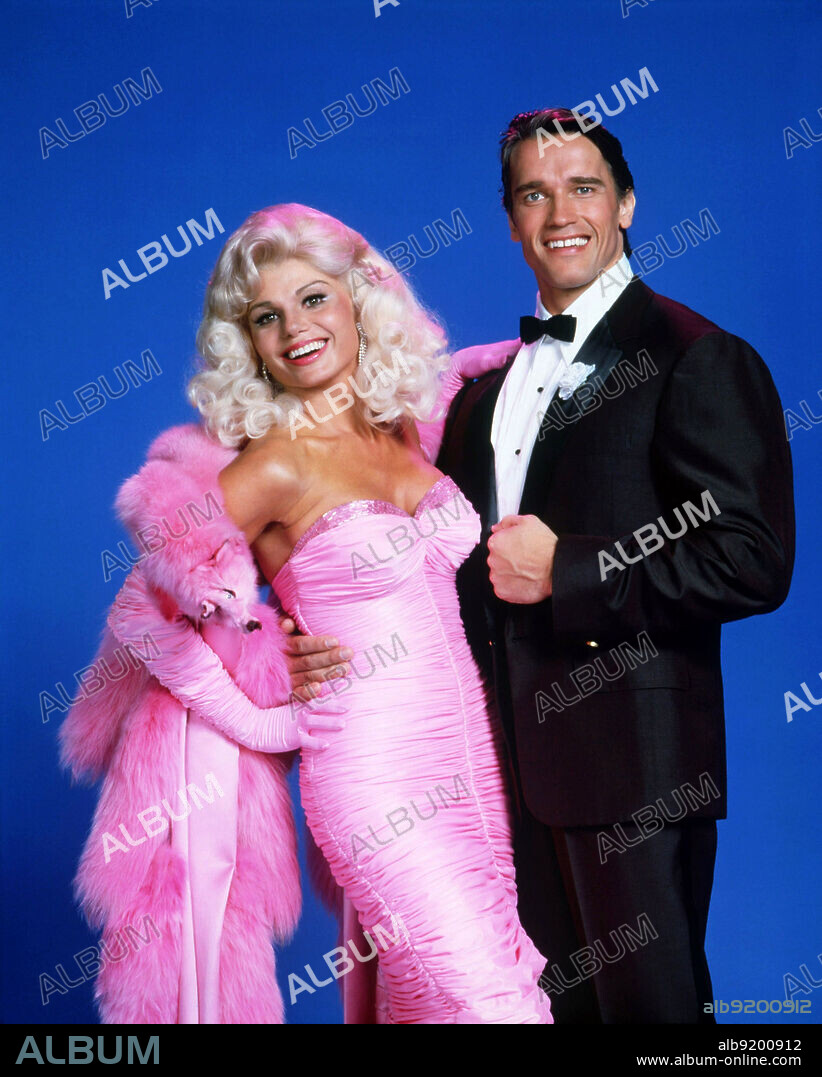 ARNOLD SCHWARZENEGGER and LONI ANDERSON in THE JANE MANSFIELD STORY, 1980,  directed by DICK LOWRY. - Album alb9200912