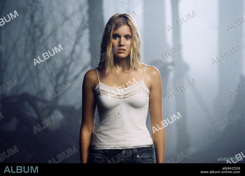 MAGGIE GRACE in THE FOG, 2005, directed by RUPERT WAINWRIGHT. Copyright COLUMBIA PICTURES / McEWAN, ROB.