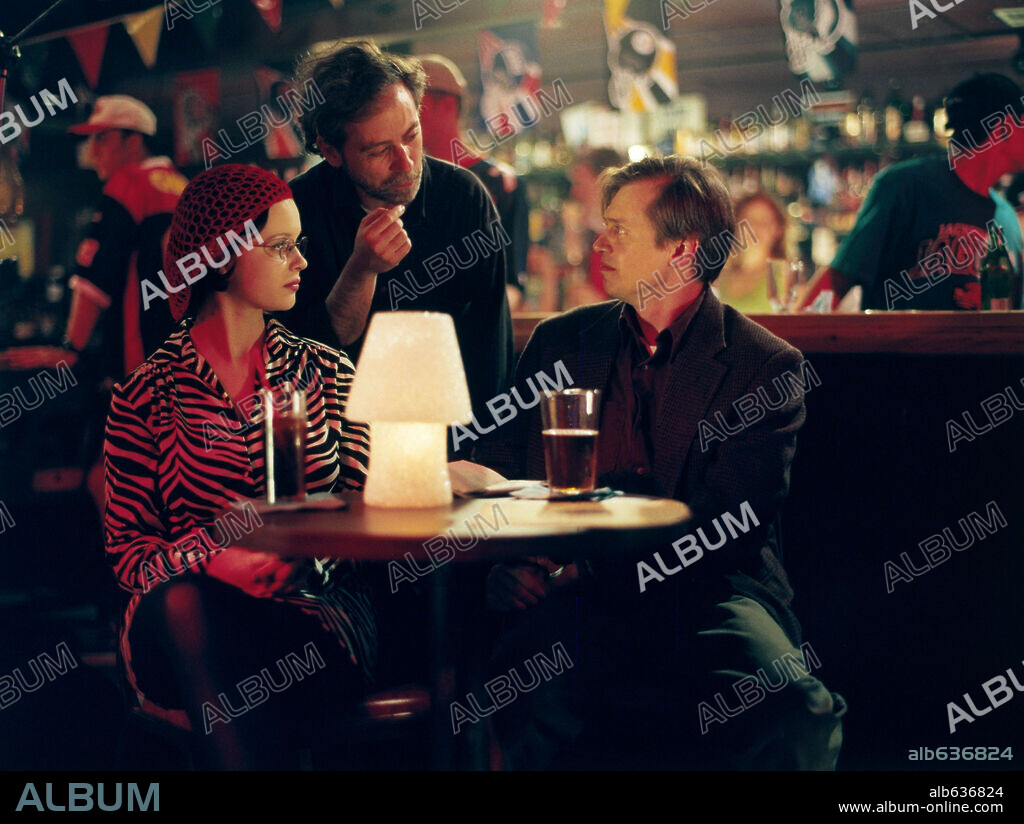 STEVE BUSCEMI TERRY ZWIGOFF and THORA BIRCH in GHOST WORLD 2001