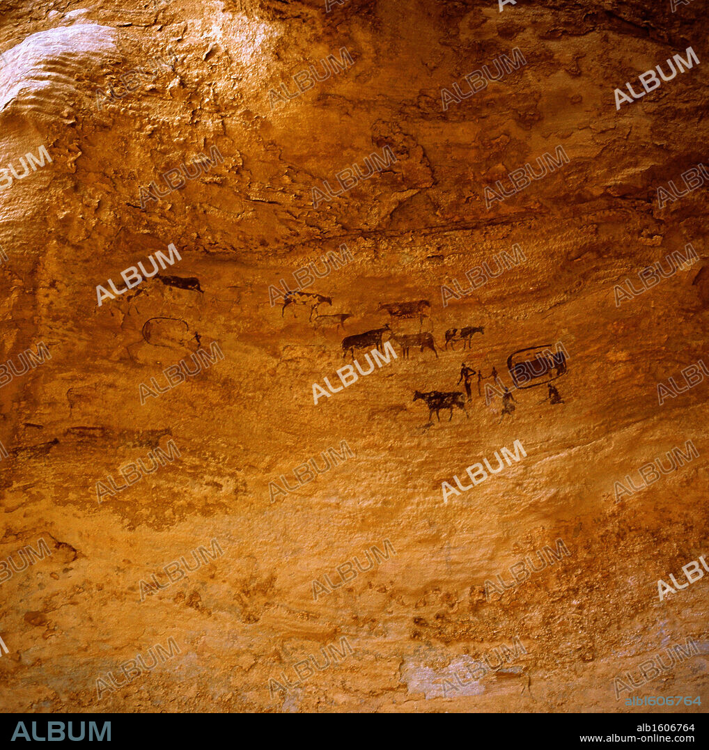 PREHISTORIC ART. Animals & Figures Cave painting Tassili N'Ajjer ...