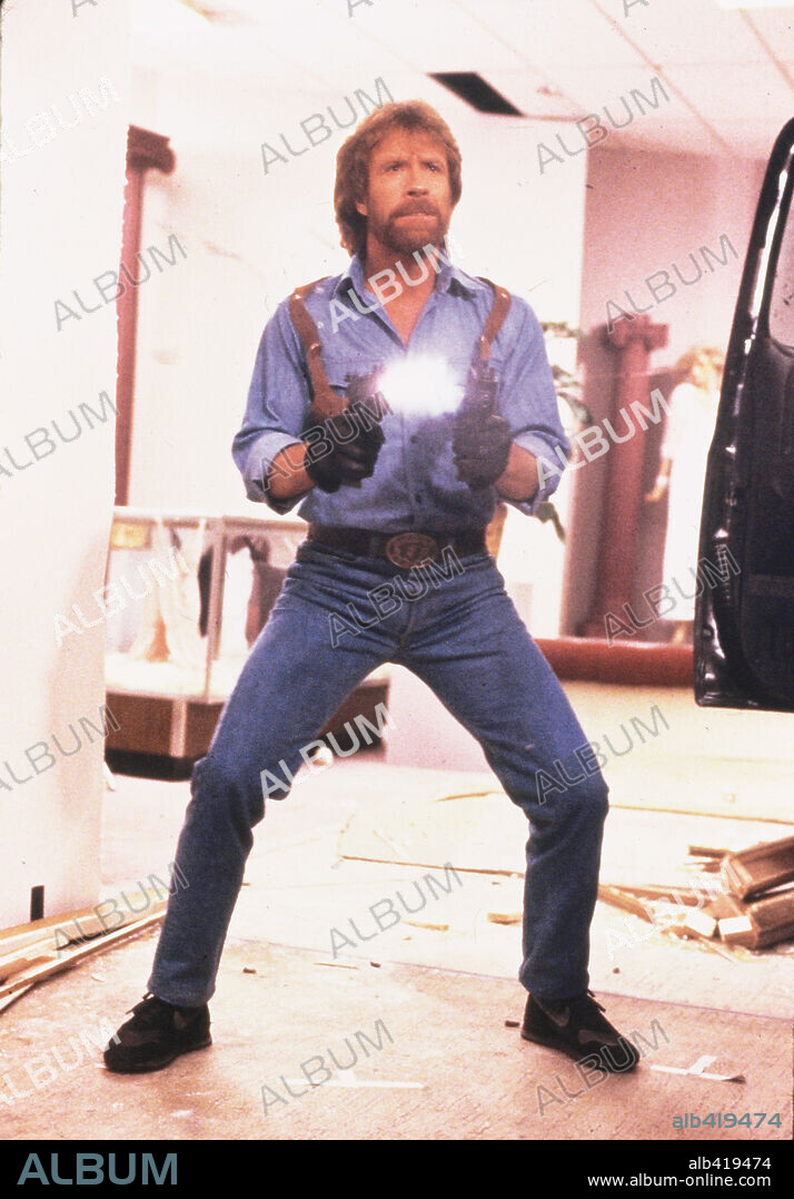 CHUCK NORRIS in THE DELTA FORCE, 1986, directed by MENAHEM GOLAN. Copyright CANNON FILMS.