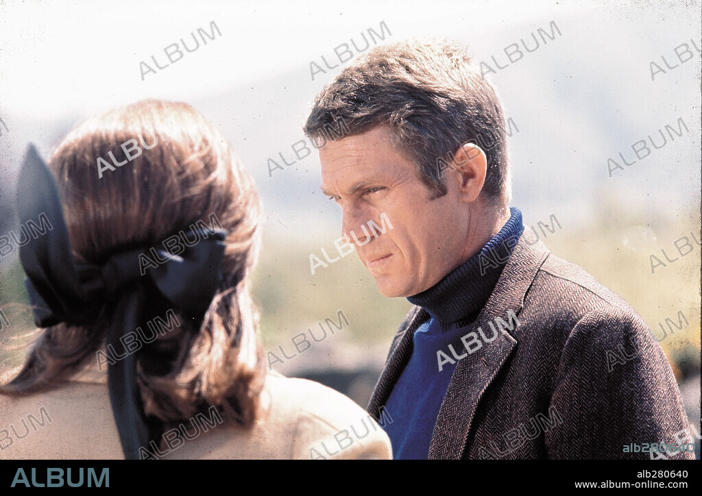 JACQUELINE BISSET y STEVE MCQUEEN en BULLIT, 1968 (BULLITT), dirigida por PETER YATES. Copyright WARNER BROTHERS.