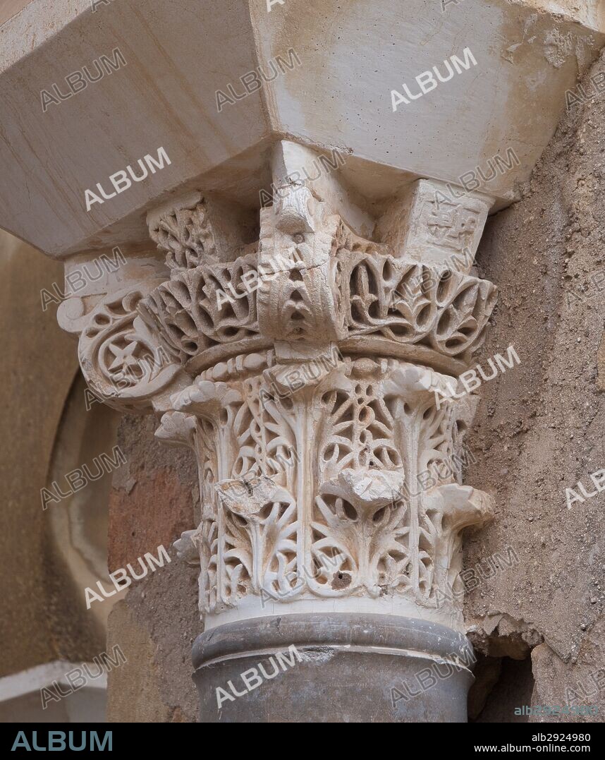 CAPITEL EDF. BASILICAL SUPERIOR de MEDINA AZAHARA S. X d. C. (CO ...