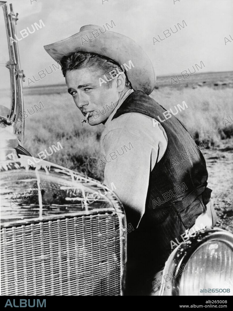 JAMES DEAN in GIANT, 1956, directed by GEORGE STEVENS. Copyright WARNER BROTHERS.