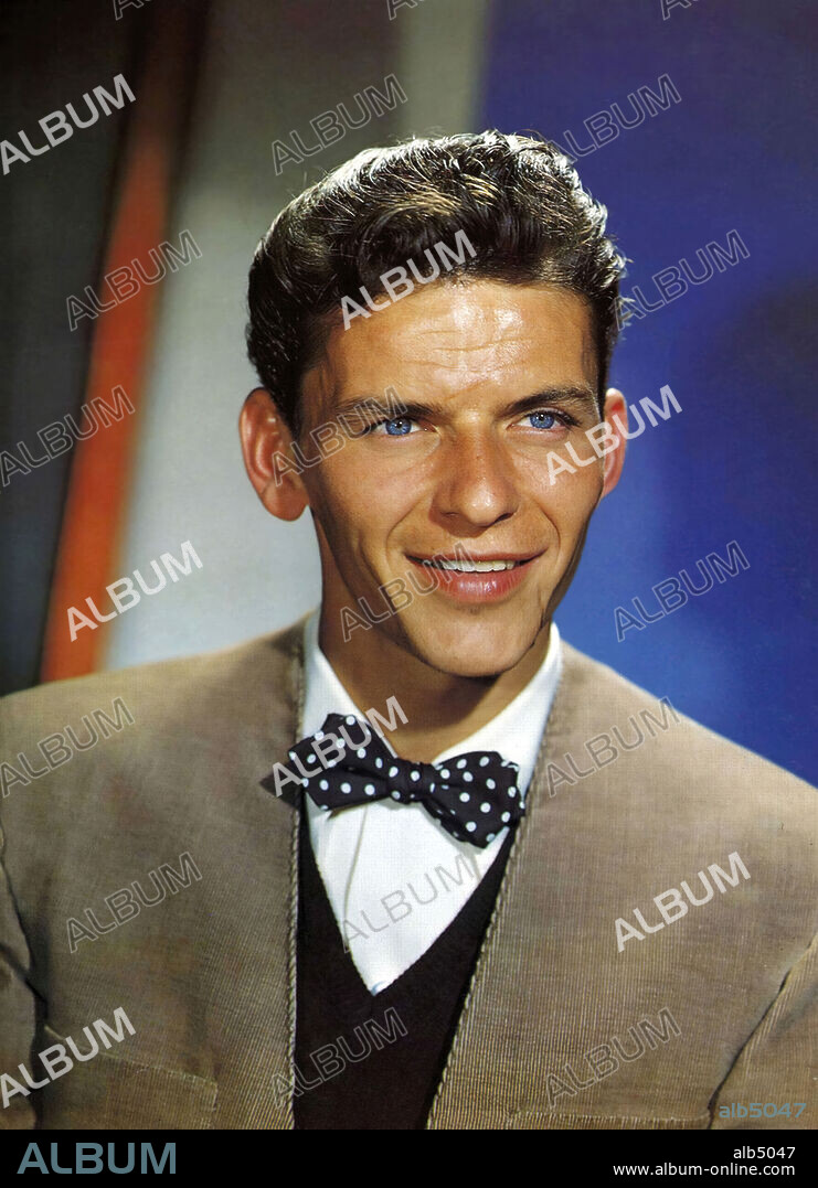 FRANK SINATRA.  1945