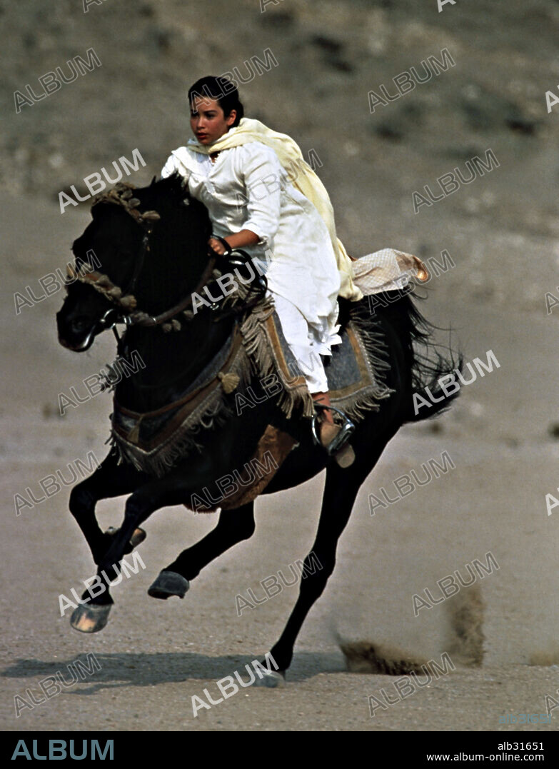 BIANA TAMIMI in THE YOUNG BLACK STALLION, 2003, directed by SIMON WINCER. Copyright KENNEDY/MARSHALL COMPANY, THE/MOONLIGHTING FILMS/WALT DISNEY / BOTHA, ROBERT.