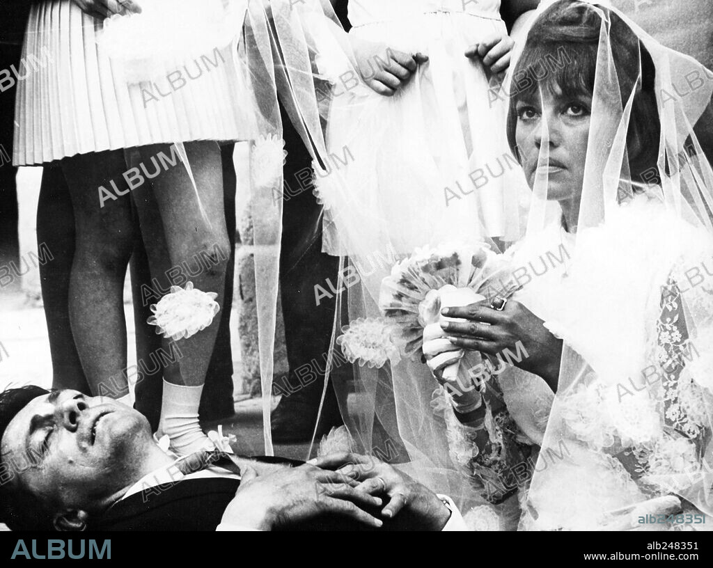 JEANNE MOREAU in THE BRIDE WORE BLACK 1968 LA MARIEE ETAIT EN