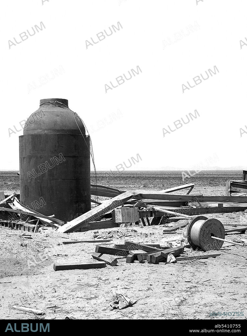 Trinity Test Site, Manhattan Project, Jumbo,1945 - Album alb5410755