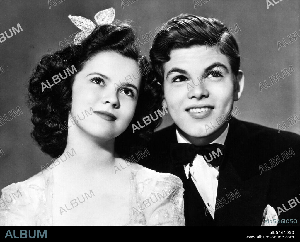 DICKIE MOORE and SHIRLEY TEMPLE in MISS ANNIE ROONEY, 1942, directed by EDWIN L. MARIN. Copyright UNITED ARTISTS.