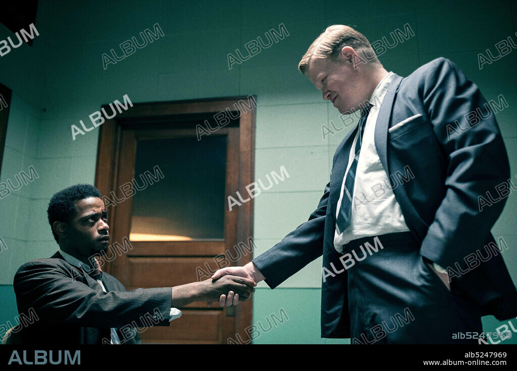 JESSE PLEMONS and LAKEITH STANFIELD in JUDAS AND THE BLACK MESSIAH, 2021, directed by SHAKA KING. Copyright MACRO / Participant.