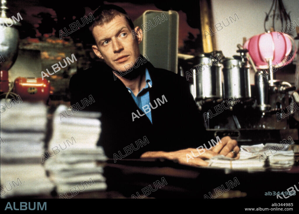 JASON FLEMYNG en LOCK & STOCK, 1998 (LOCK, STOCK, AND TWO SMOKING BARRELS), dirigida por GUY RITCHIE. Copyright HANDMADE FILMS.