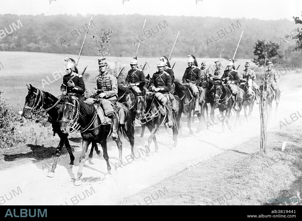 WWI French Dragoon and Chasseur Soldiers Album alb3819441