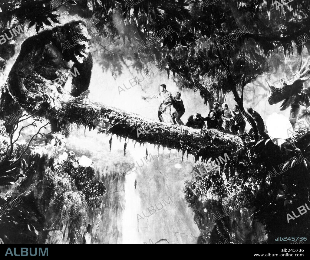 KING KONG, 1933, directed by ERNEST B. SCHOEDSACK and MERIAN C. COOPER. Copyright RKO.