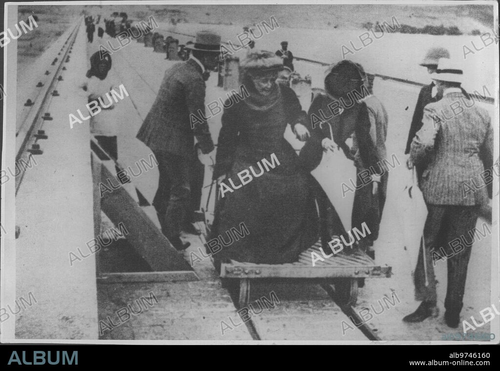 1917, Suez Canal (Egypt). Eugenia de Montijo during her last visit to the Suez Canal.