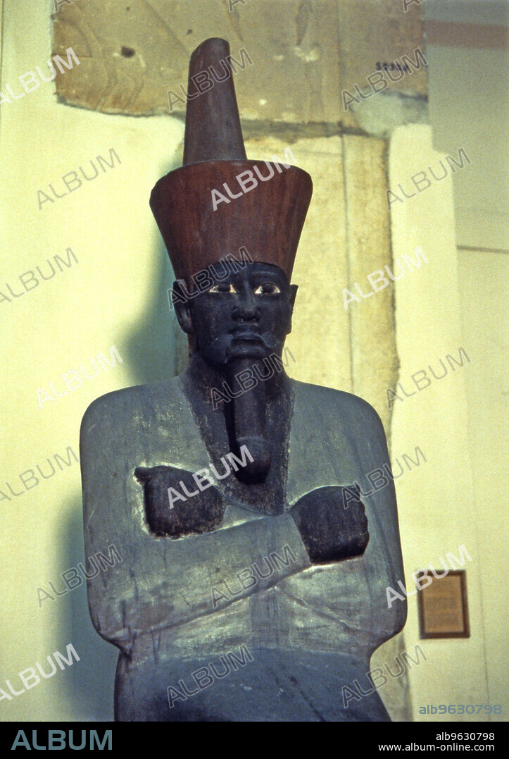 Mentuhotep, polychromed stoneware statue of Syriac style, it comes from Karnak.