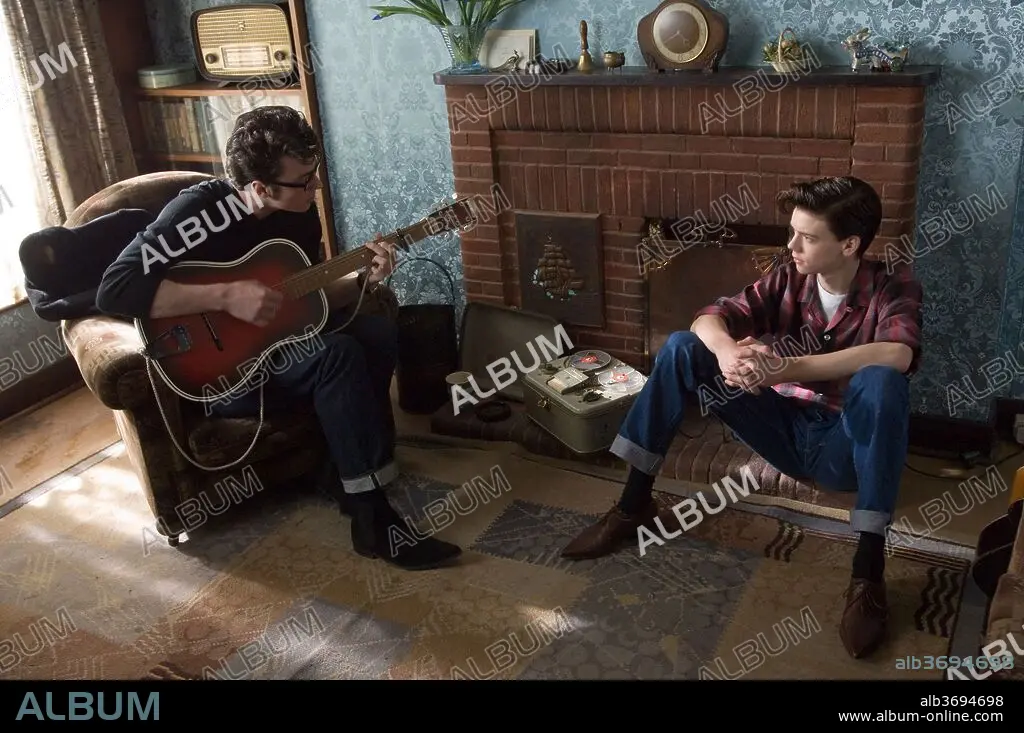 AARON TAYLOR JOHNSON and THOMAS BRODIE SANGSTER in NOWHERE BOY