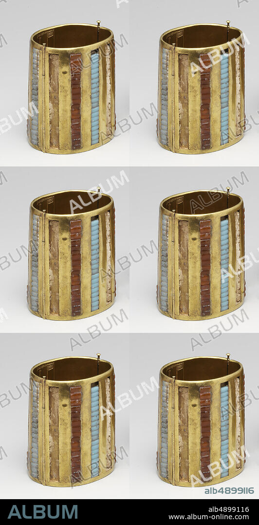 Hinged Cuff Bracelet, New Kingdom, Dynasty 18, reign of Thutmose III, ca.  14791425 B.C., From Egypt, Upper Egypt, Thebes, Wadi Gabbanat el-Qurud,  Wadi D, Tomb of the 3 For - Album alb4899116