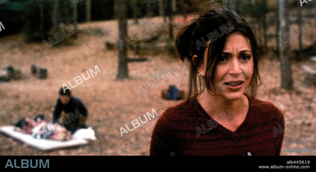 CERINA VINCENT in CAVIN FEVER, 2002, directed by ELI ROTH. Copyright LIONS GATE FILMS.